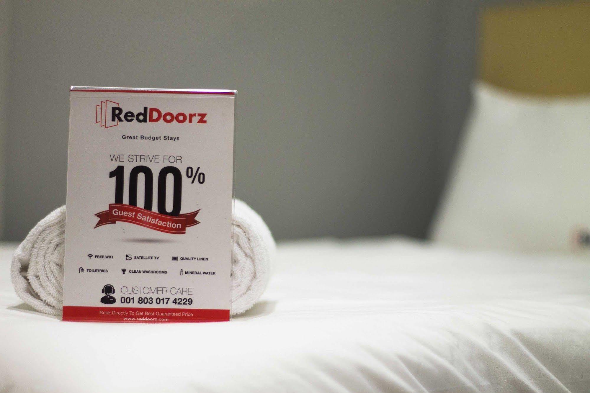Hotel Reddoorz @ Dago à Bandung Extérieur photo