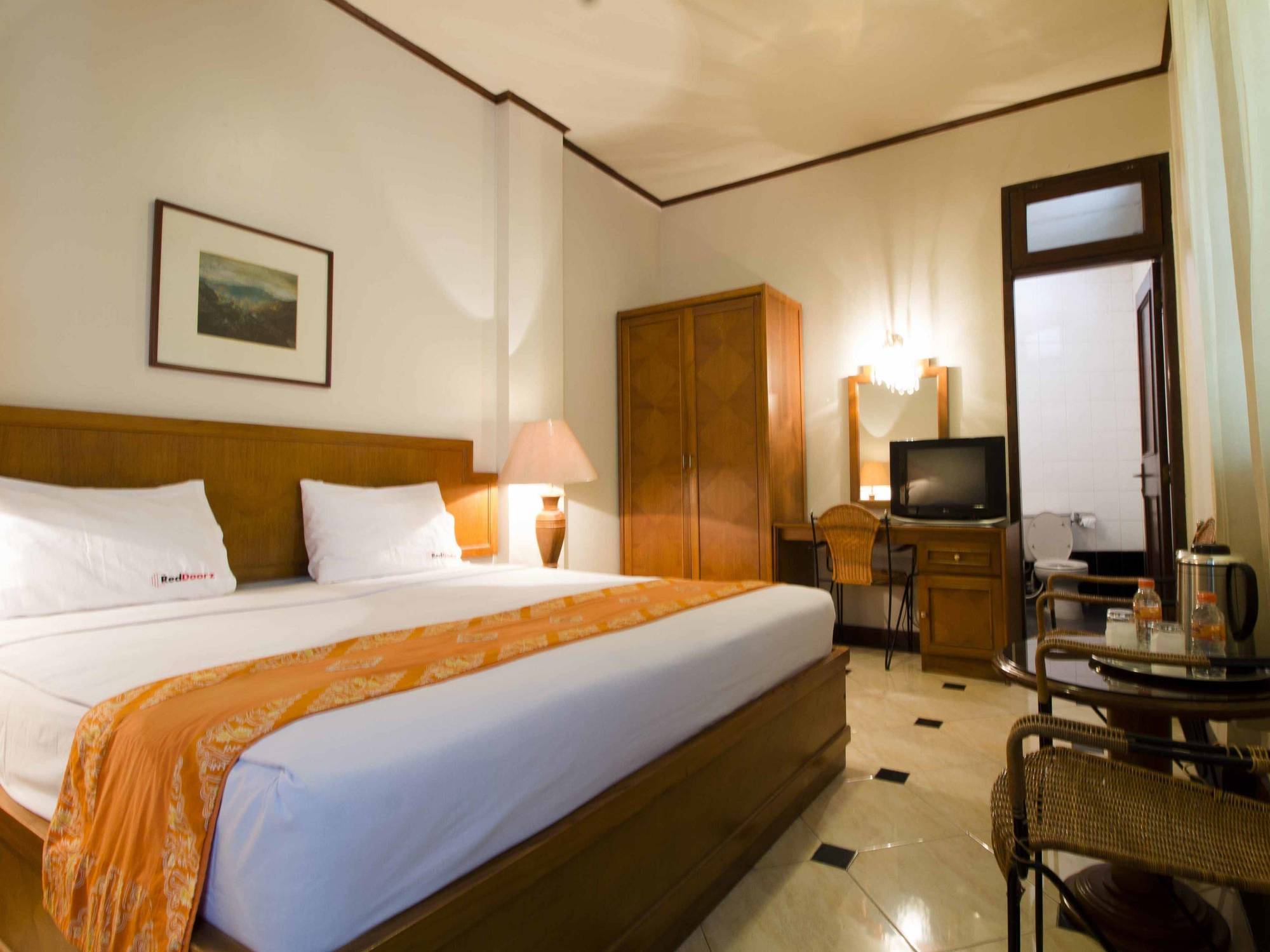 Hotel Reddoorz @ Dago à Bandung Extérieur photo